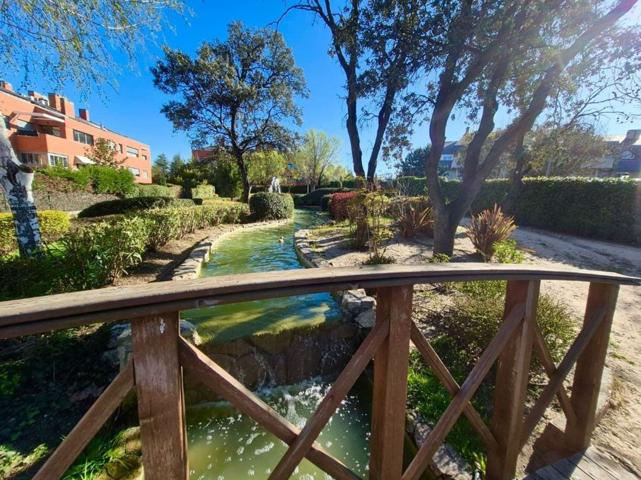 Piso En venta en Paseo De Los Parques, Encinar De Los Reyes, La Moraleja photo 0