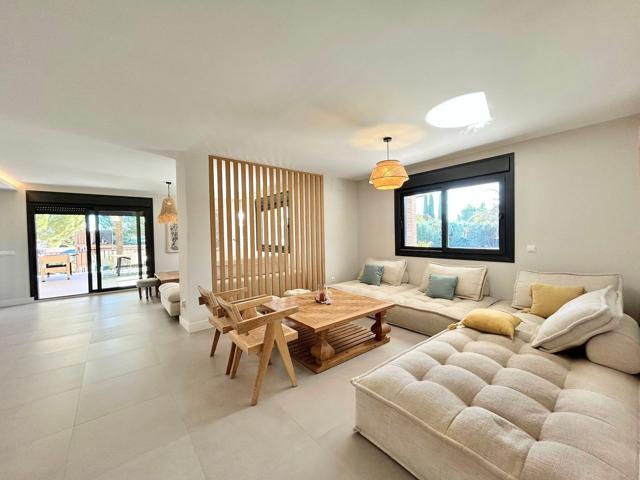 Casa En venta en Calle Del Naranjo De Bulnes, Ciudalcampo photo 0