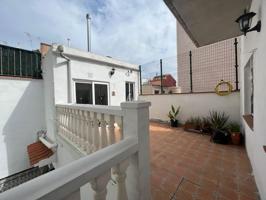 ¡Oportunidad Única para Vivir en un Espacio Reformado y Amplio! photo 0
