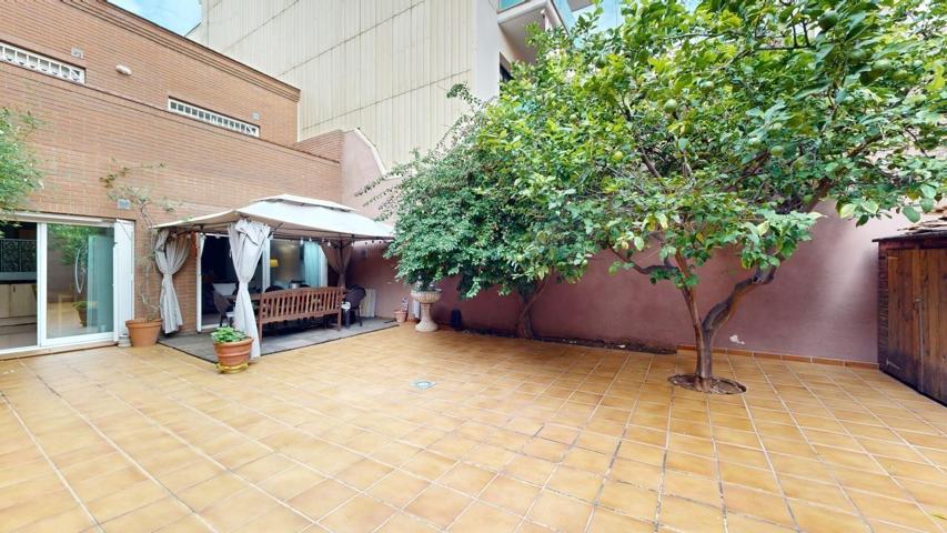 ¡¡CASA CON TERRAZA DE 90M2 Y PARQUING !! photo 0