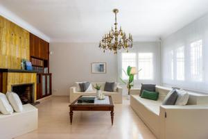 ¡CASA CON GARAJE EN ZONA HOSTAFRANCS! photo 0