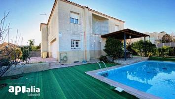 Exclusivo chalet a cuatro vientos en Castellarnau, Sabadell – lujo, espacio photo 0