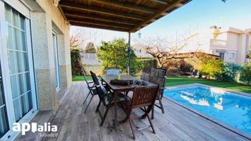 Exclusivo chalet a cuatro vientos en Castellarnau, Sabadell – lujo, espacio photo 0