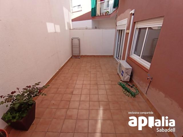 PLANTA BAJA CON TERRAZA A 5 MINUTOS FGC EN CREU ALTA photo 0