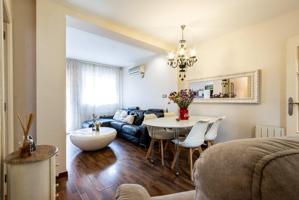 ¡Descubre este encantador piso en una excelente ubicación! photo 0
