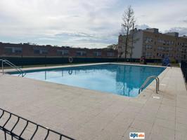 ESPECTACULAR BAJOS CON TERRAZA Y PISCINA COMUNITARIA photo 0