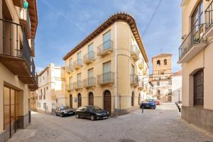 EDIFICIO EN VENTA EN EL CORAZON DE GUADIX photo 0