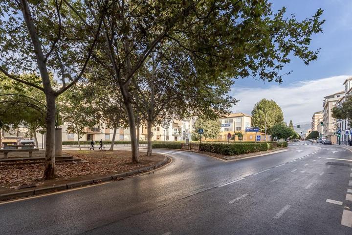 ¡GRAN OPORTUNIDAD EN UNA DE LAS ZONAS MÁS TOP DE GRANADA! photo 0