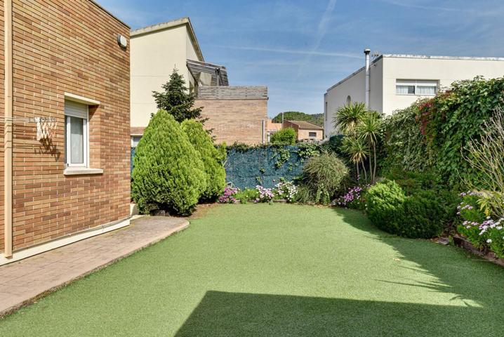 Unifamiliar Pareada En venta en Calle Salvador Dalí, 0, Santa Cristina Poble, Santa Cristina D'Aro photo 0