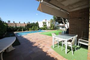 Casa En venta en Centre-El Pedró, Palamós photo 0