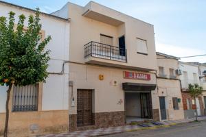 Oportunidad de Vivienda y Negocio en Torreblascopedro!!! photo 0