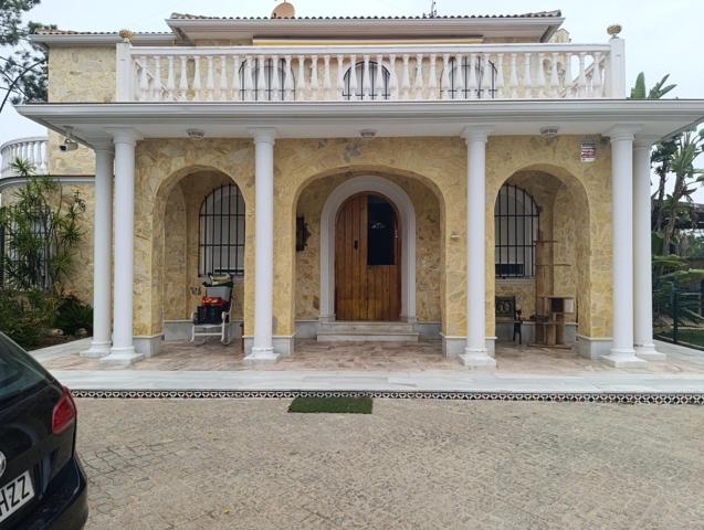 Chalet en venta en Los Pinares de Lepe!!! photo 0