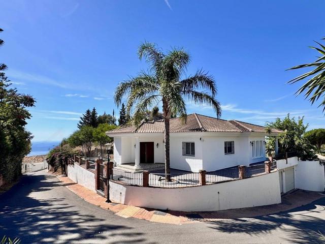 Chalet Independiente de Lujo en Benalmádena – Privacidad, Naturaleza y Vistas al Mar photo 0