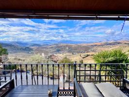 Amplia Casa de Campo Andaluza – 6 Dormitorios, 6 Baños, Dos Viviendas en Una photo 0