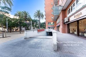 Parking en Venta en Calle Marti Codolar con Entrada por Riera Blanca photo 0