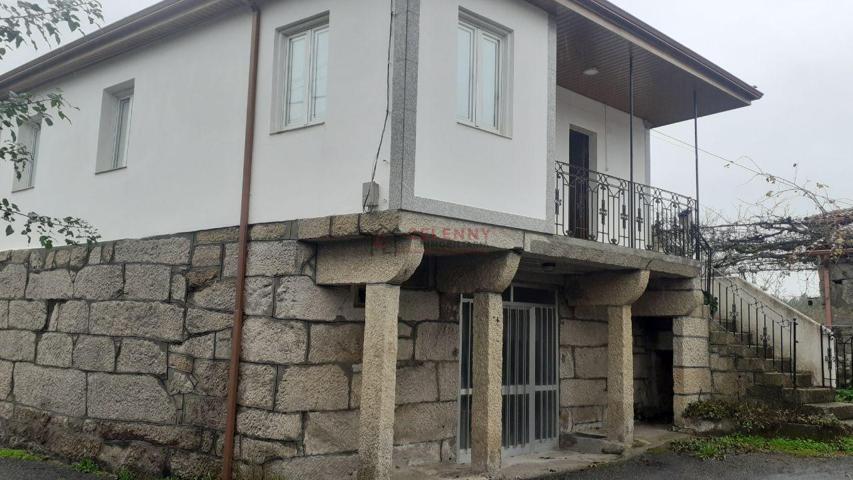CASA EN ESGOS CON FINCA photo 0