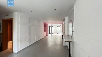 ESPACIO COMERCIAL EN EDIFICIO CENTRO MANRESA photo 0