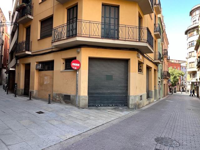 Almacén En venta en Casc Antic, Manresa photo 0
