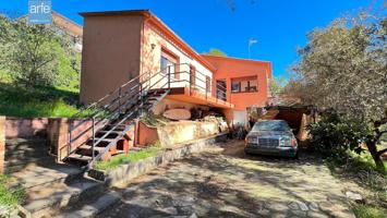 CHALET EN URBANIZACIÓN en OLESA DE BONESVALLS photo 0