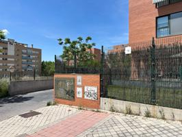 Plaza de Garaje en urbanización cerrada photo 0