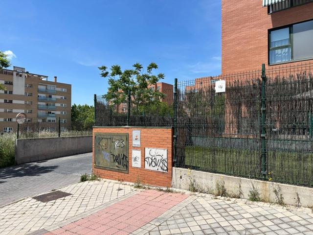 Plaza de Garaje en urbanización cerrada photo 0