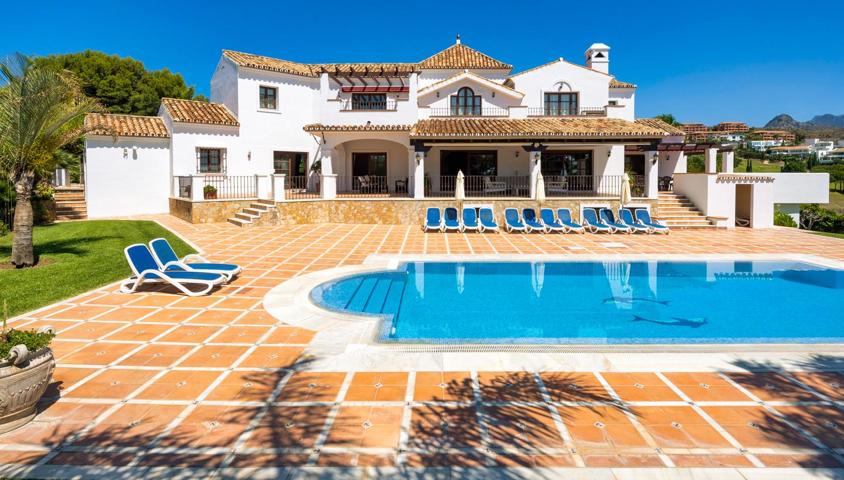 Exquisita mansión andaluza con lujosas comodidades en Cancelada, Estepona photo 0