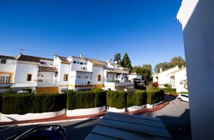 PRECIOSA ADOSADA EN VENTA EN PARQUE DIANA | ESTEPONA photo 0