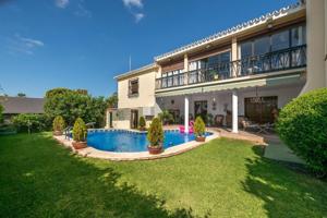 VILLA EN VENTA EN NAGUELES | MARBELLA photo 0
