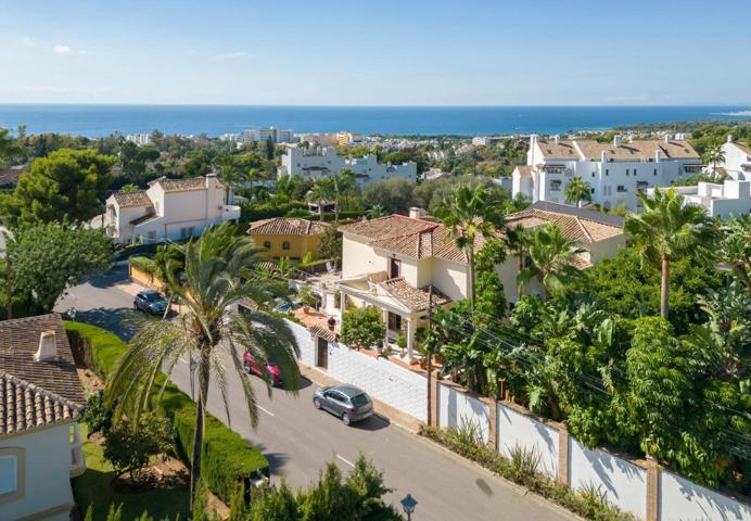 VILLA EN VENTA EN NAGUELES | MARBELLA photo 0