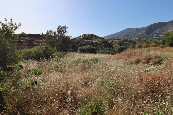 OPORTUNIDAD ÚNICA EN MIJAS: TERRENO URBANO DE 3000M² EN VENTA photo 0