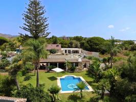 ENCANTADORA VILLA CON AMPLIA PARCELA EN LAS CHAPAS | MARBELLA photo 0