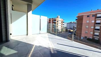 ¡A estrenar! Impresionante piso con terraza y vistas al mar en zona playa photo 0