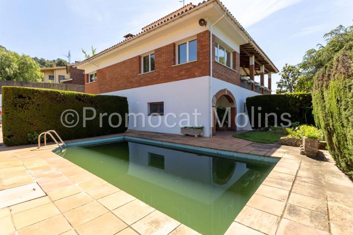 Casa en el centro de 8 habitaciones , jardín piscina y  parking para 6 coches photo 0