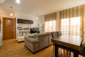 Exclusivo Dúplex Seminuevo en el Corazón de Molins de Rei – Ubicación Inmejorable y Parking Incluido photo 0