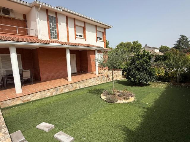 Exclusiva casa en Santa Maria de la Vall, la mejor urbanización de Corbera de Llobregat photo 0