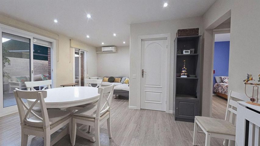 🏡 Piso reformado con encanto y terraza junto al salón photo 0