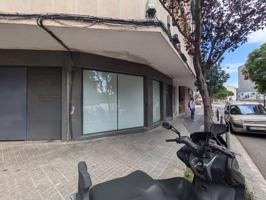 Local comercial en venta en Av. Pau Casals photo 0