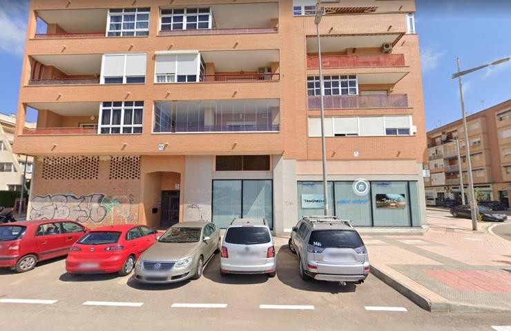 Se alquila local comercial con 200 m2 totalmente diáfano zona Hispania - Mandarache photo 0