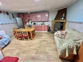 Se vende vivienda con dos plantas en Isso, Hellín photo 0