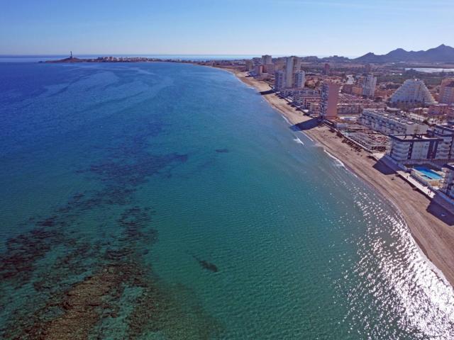 Se vende piso en las Nuevas Sirenas en La Manga del Mar Menor con vistas al Mar Mediterráneo photo 0