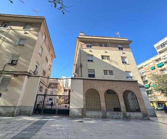 Oportunidad de Inversión. Se venden espacios ideales para Trasteros o Almacenes en Pso Alfonso XIII photo 0