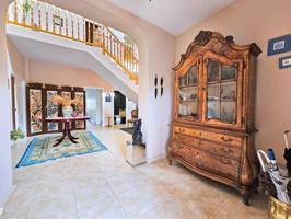 SE VENDE IMPRESIONANTE CHALET EN TENTEGORRA CON PISCINA PROPIA Y AMPLIO GARAJE photo 0