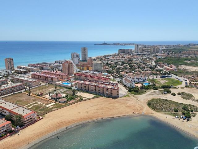 Se vende piso de 3 dormitorios con terraza y trastero en La Manga del Mar Menor con vistas al mar photo 0