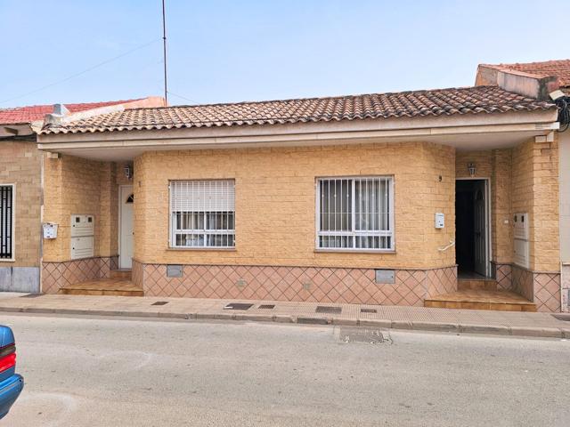 ¡OPORTUNIDAD! Se vende vivienda en planta baja con patio, zona de lavandería-trastero y terraza superior photo 0