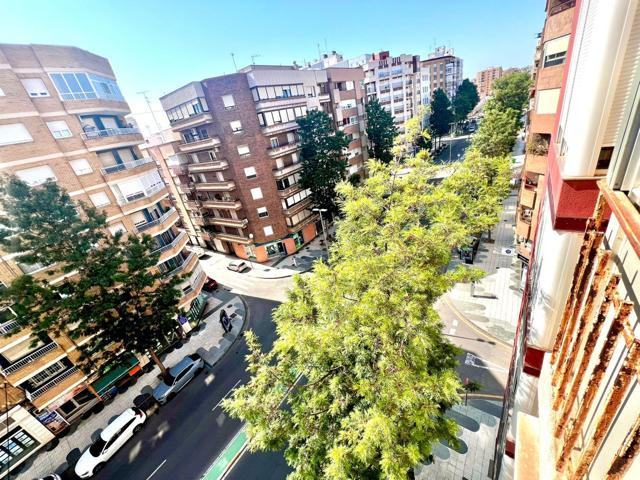 Se vende piso en Angel Bruna con 4 dormitorios y 3 baños photo 0