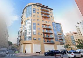 Se vende amplia plaza de aparcamiento en Ramón y Cajal en EDIFICIO PARQUE EUROPA photo 0