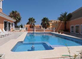 Chalet independiente con piscina photo 0