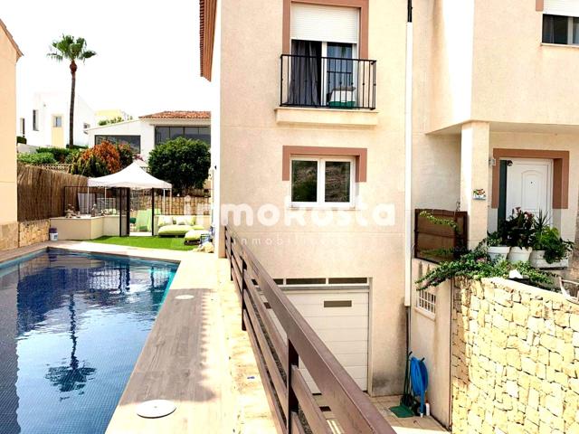 Casa con piscina en urbanización Escandinavia photo 0