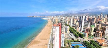 Impresionante piso en 1ª línea de Playa Levante en alquiler photo 0