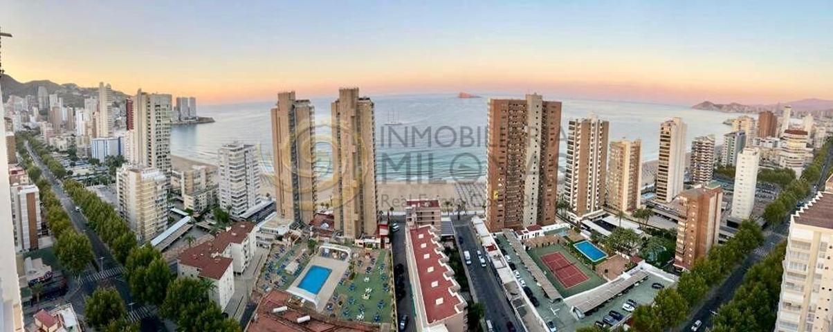 Te encantará cumplir tu sueño sacando alta rentabilidad de tu moderno ático en Benidorm. photo 0